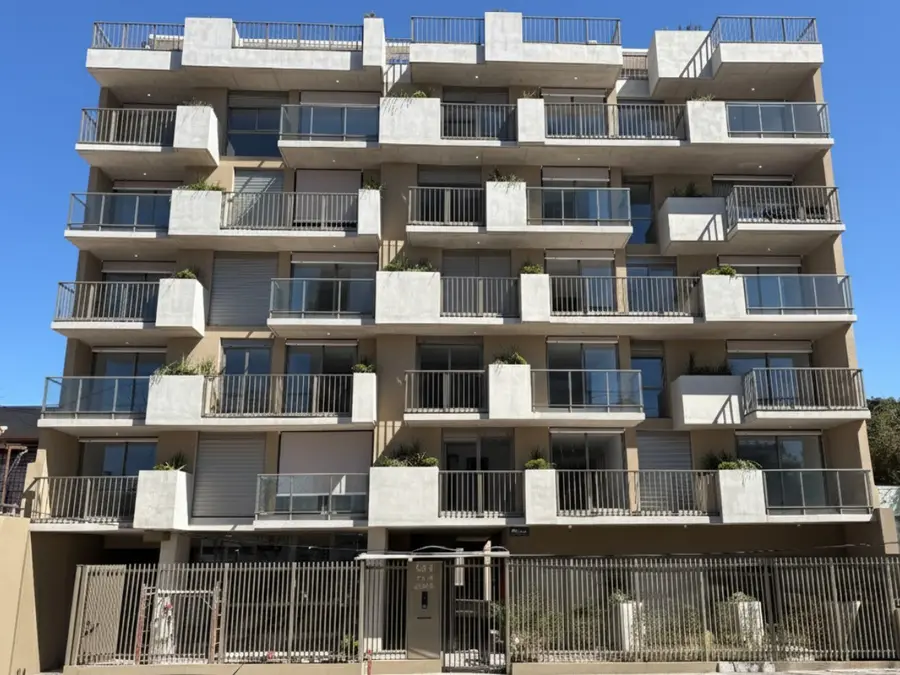 01 Vila, Parque Batlle — fachada