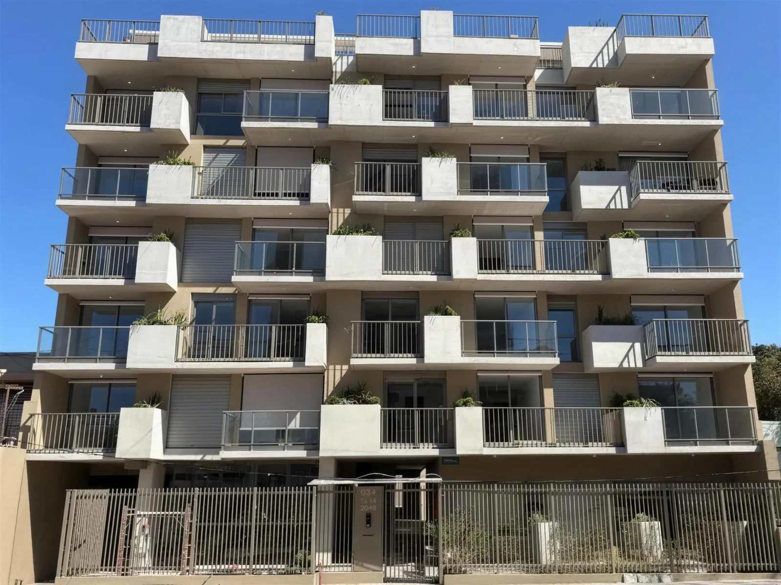 01 Vila, Parque Batlle — fachada