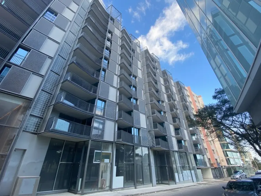 Alma Duc, Centro — fachada
