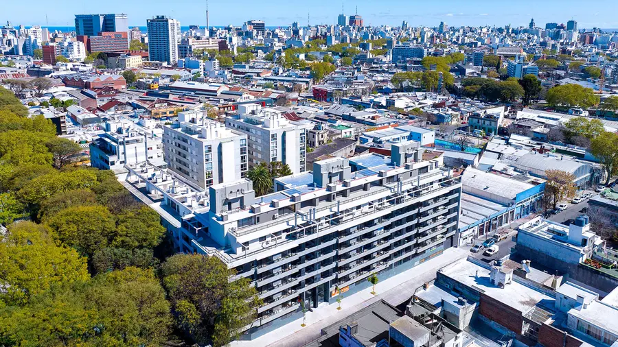 Nostrum Plaza 2, Tres Cruces — fachada