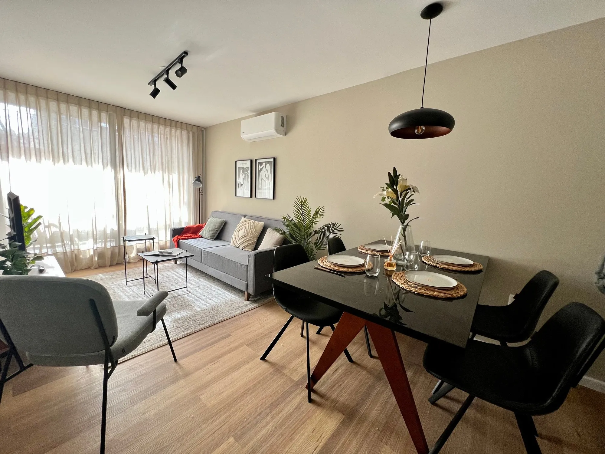01 Sync, Barrio Sur — imagen 2